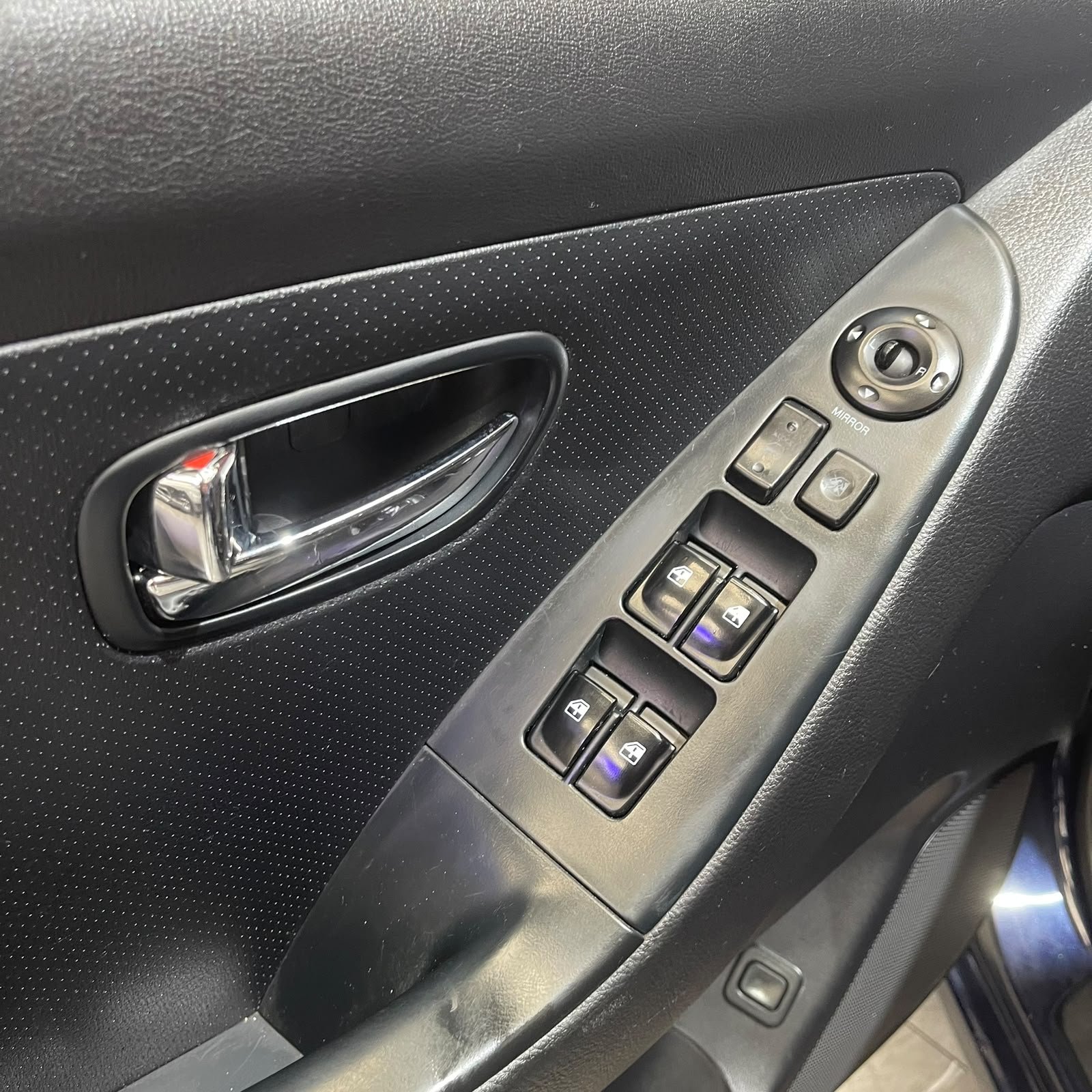 HYUNDAI ELANTRA GLS 2011