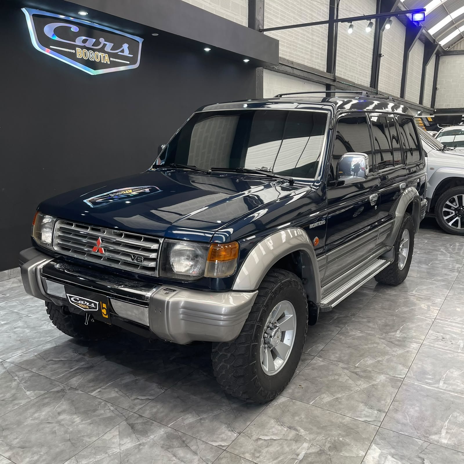 MITSUBISHI MONTERO V43 WAGON 2004