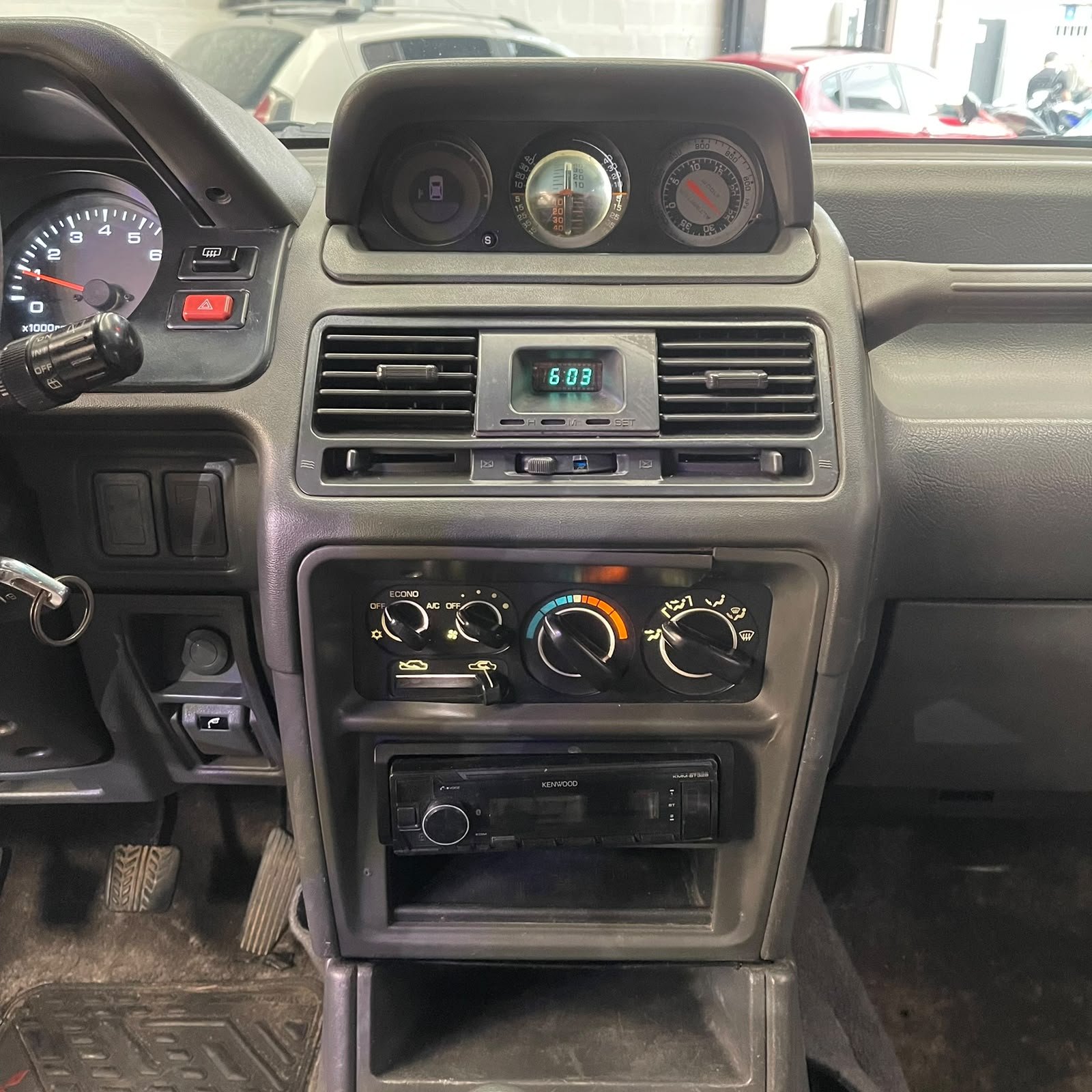 MITSUBISHI MONTERO V43 WAGON 2004