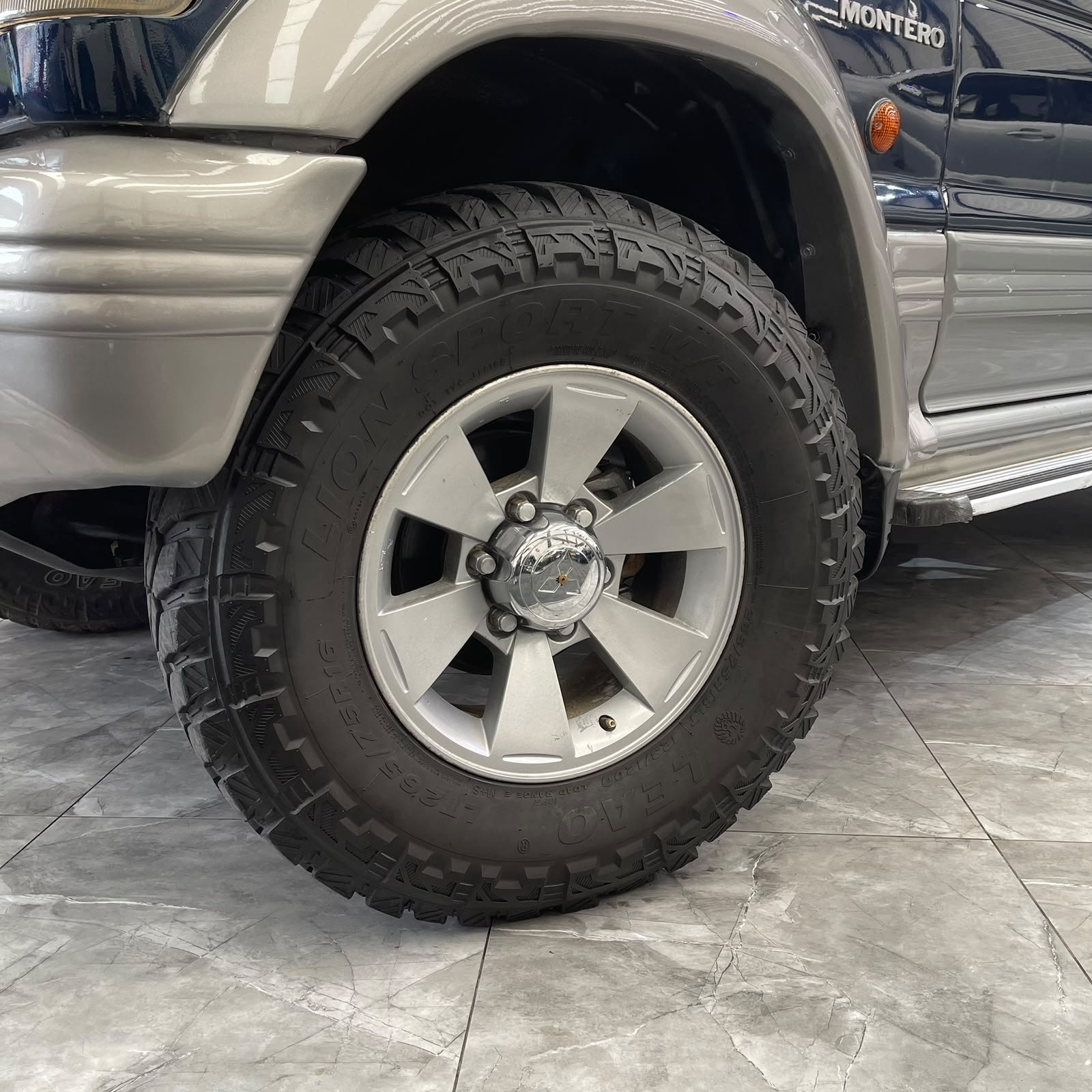 MITSUBISHI MONTERO V43 WAGON 2004