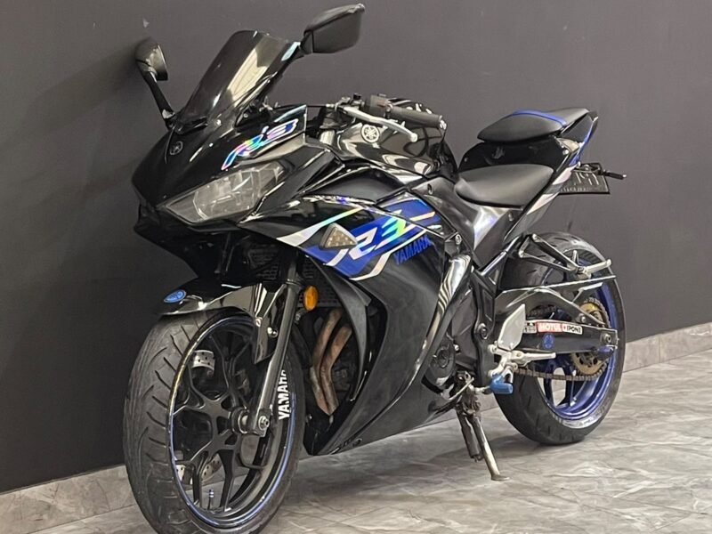 YAMAHA YZF-R3 – 2015