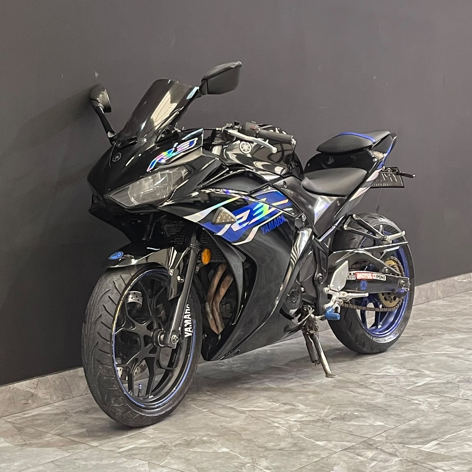 YAMAHA YZF-R3 2015