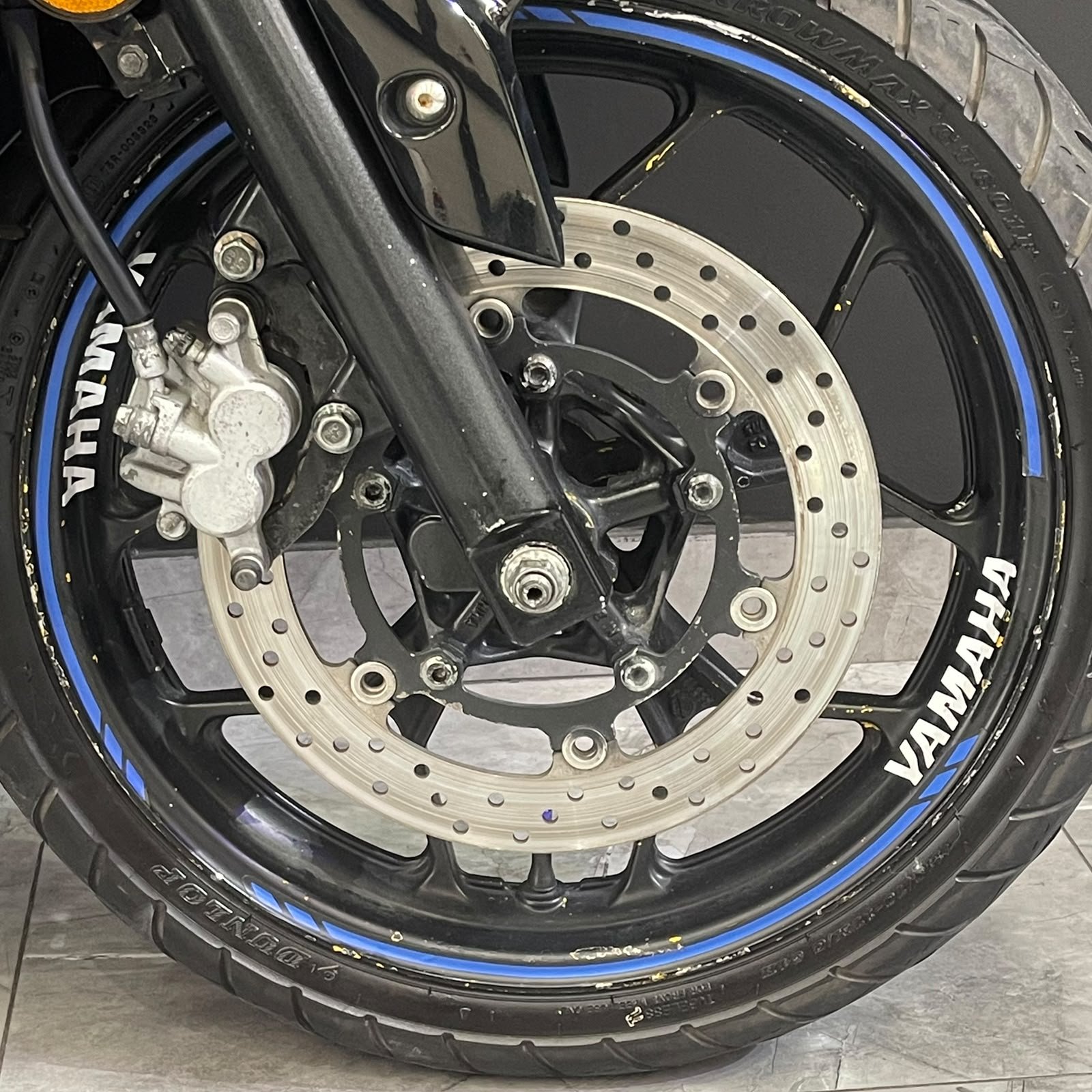 YAMAHA YZF-R3 2015