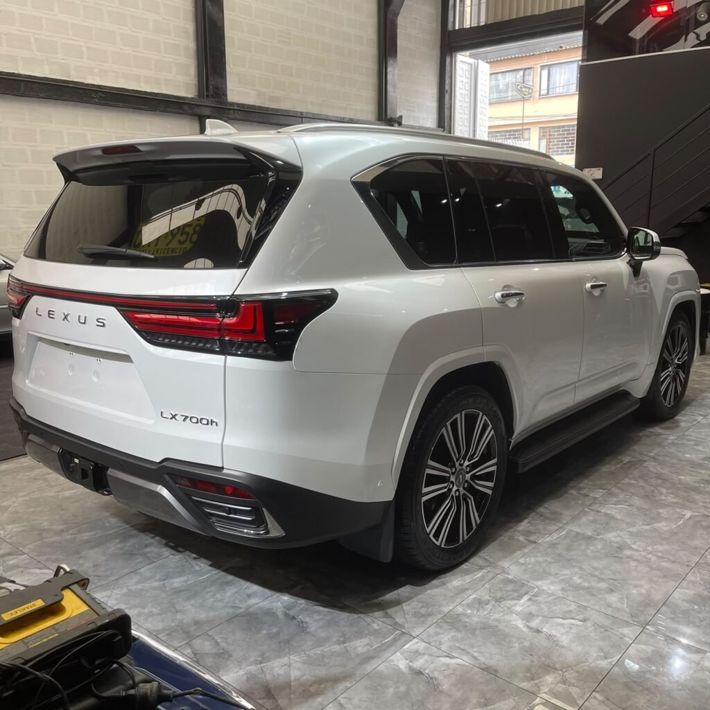 Lexus LEXUS LX700h LUXURY 2026 — Cars Bogotá
