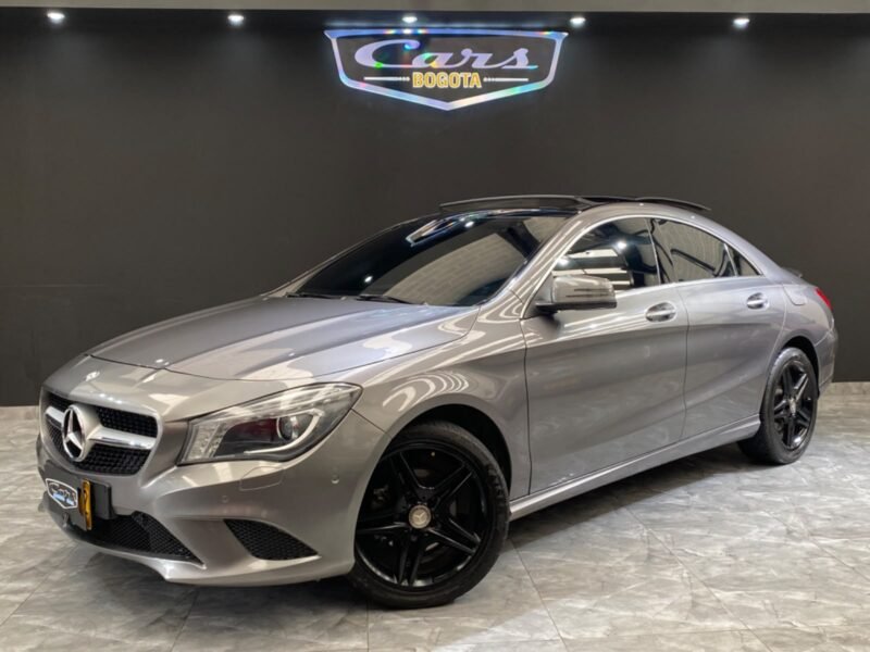 MERCEDES-BENZ CLA 180 AUTOMÁTICO