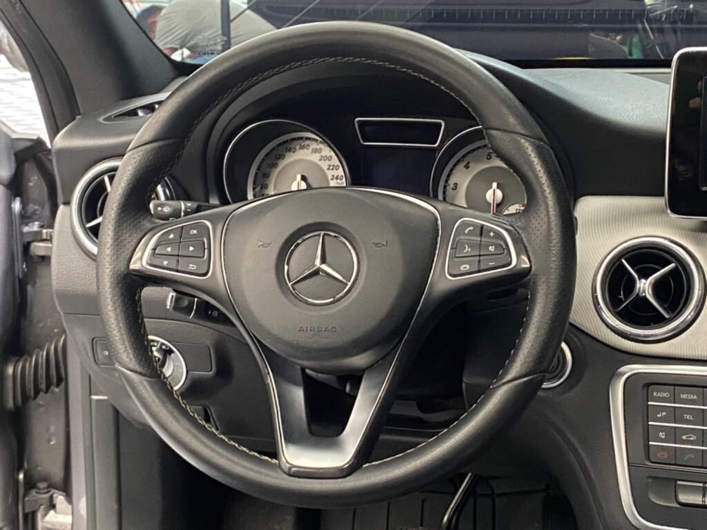 Mercedes-Benz MERCEDES-BENZ CLA 180 AUTOMÁTICO — Cars Bogotá