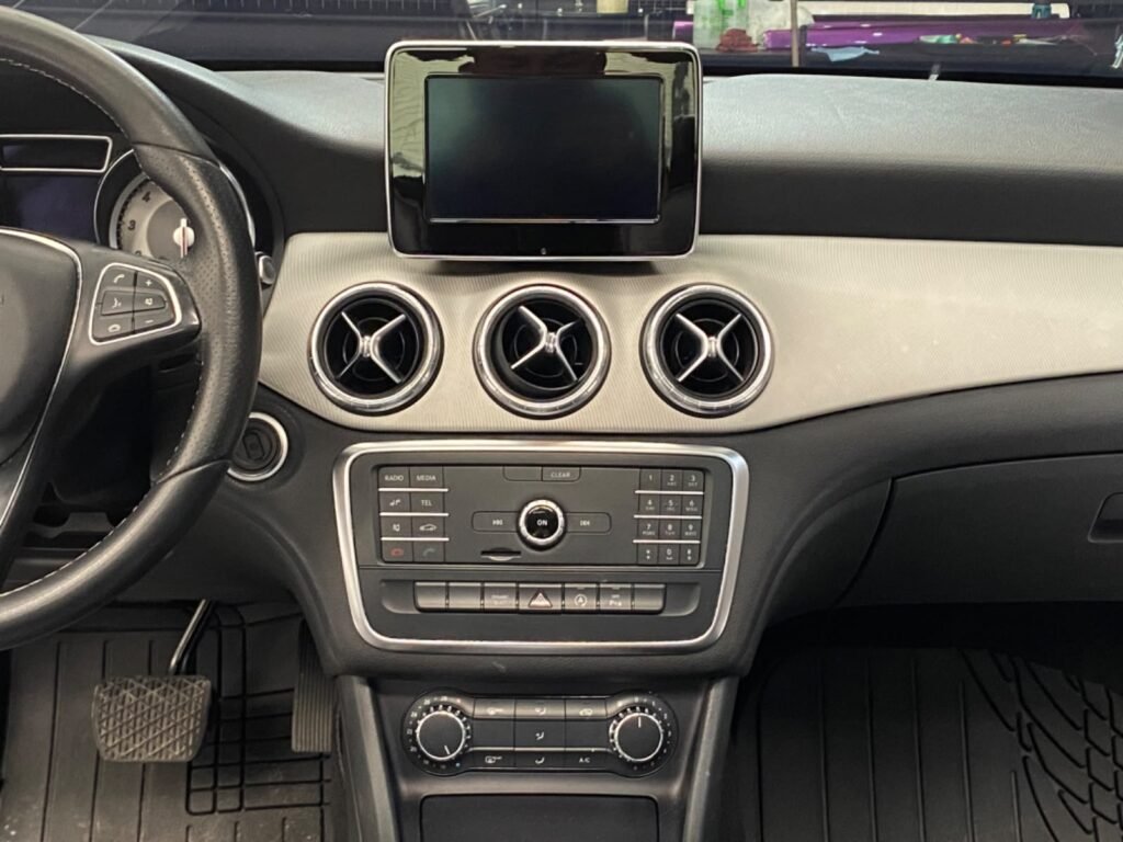 Mercedes-Benz MERCEDES-BENZ CLA 180 AUTOMÁTICO — Cars Bogotá