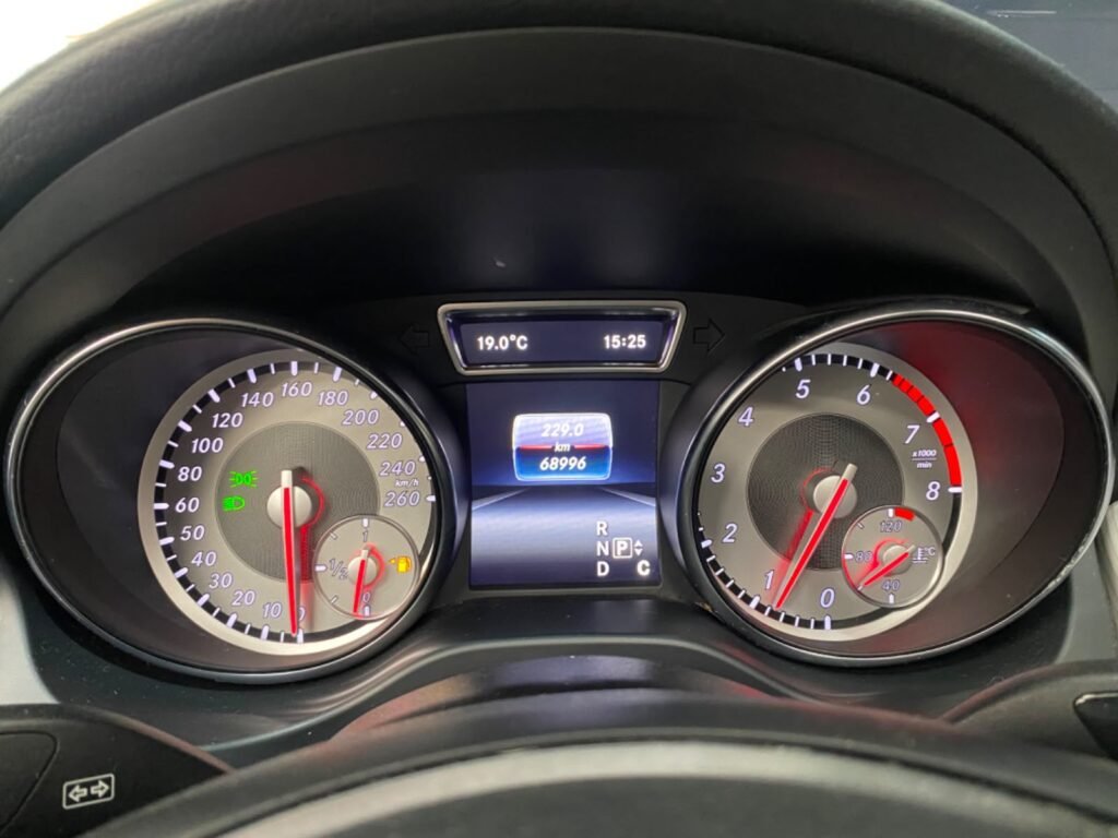 Mercedes-Benz MERCEDES-BENZ CLA 180 AUTOMÁTICO — Cars Bogotá