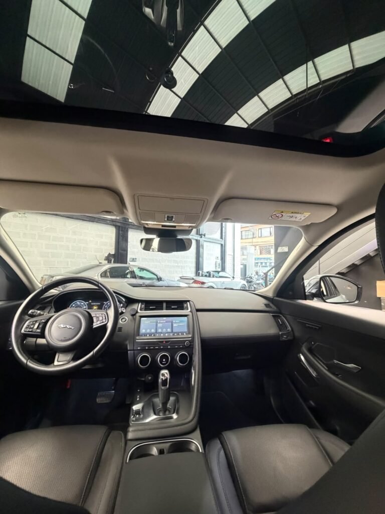 Jaguar JAGUAR E-PACE SE 2018 — Cars Bogotá