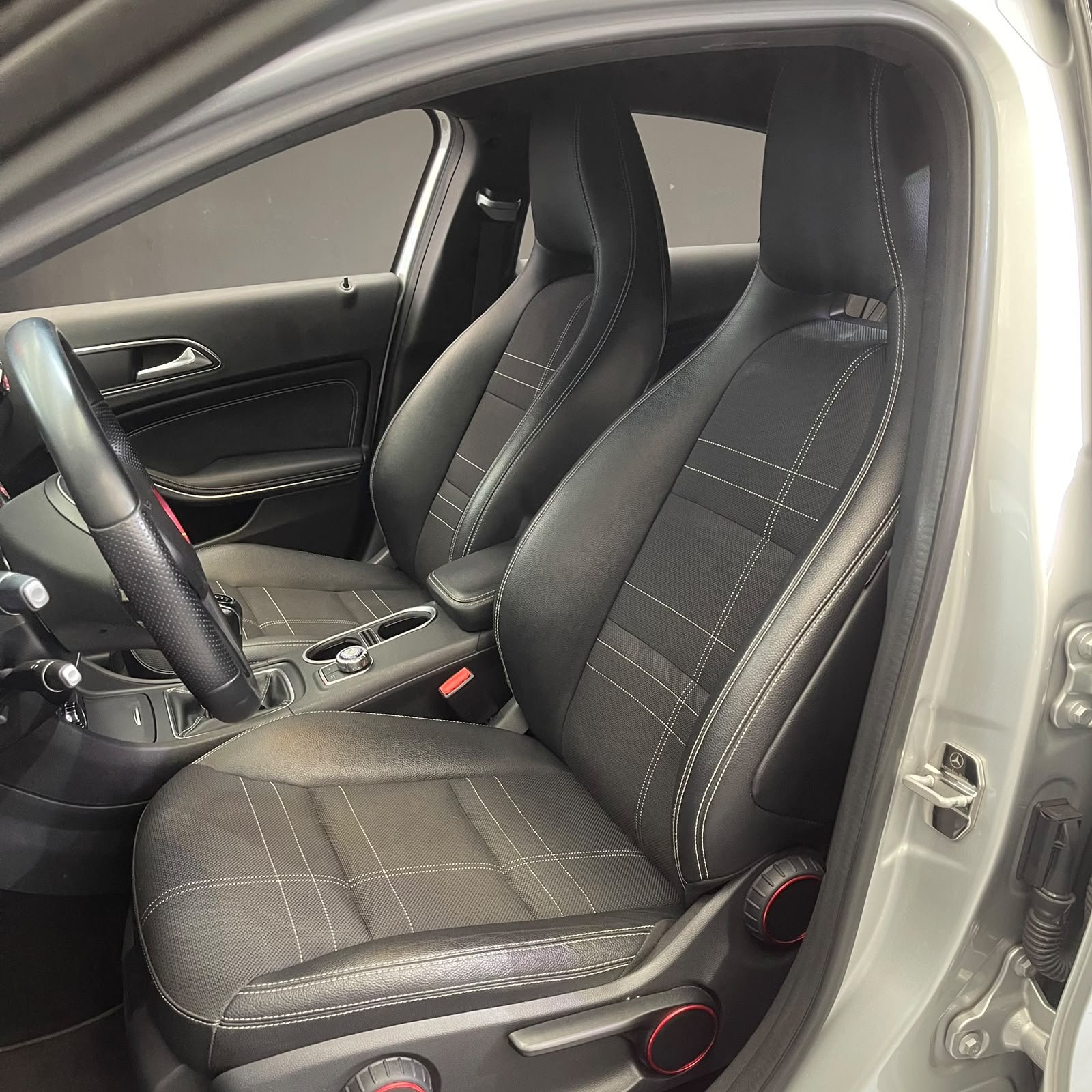 MERCEDES-BENZ A 200 2014