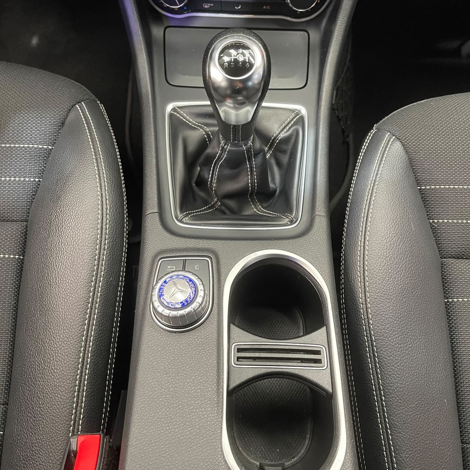 MERCEDES-BENZ A 200 2014