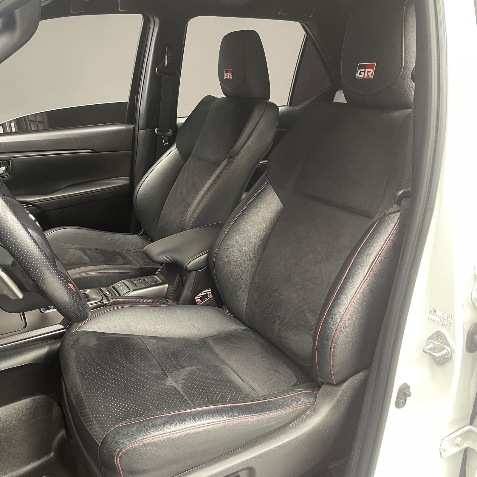TOYOTA FORTUNER GR — 2023 2023
