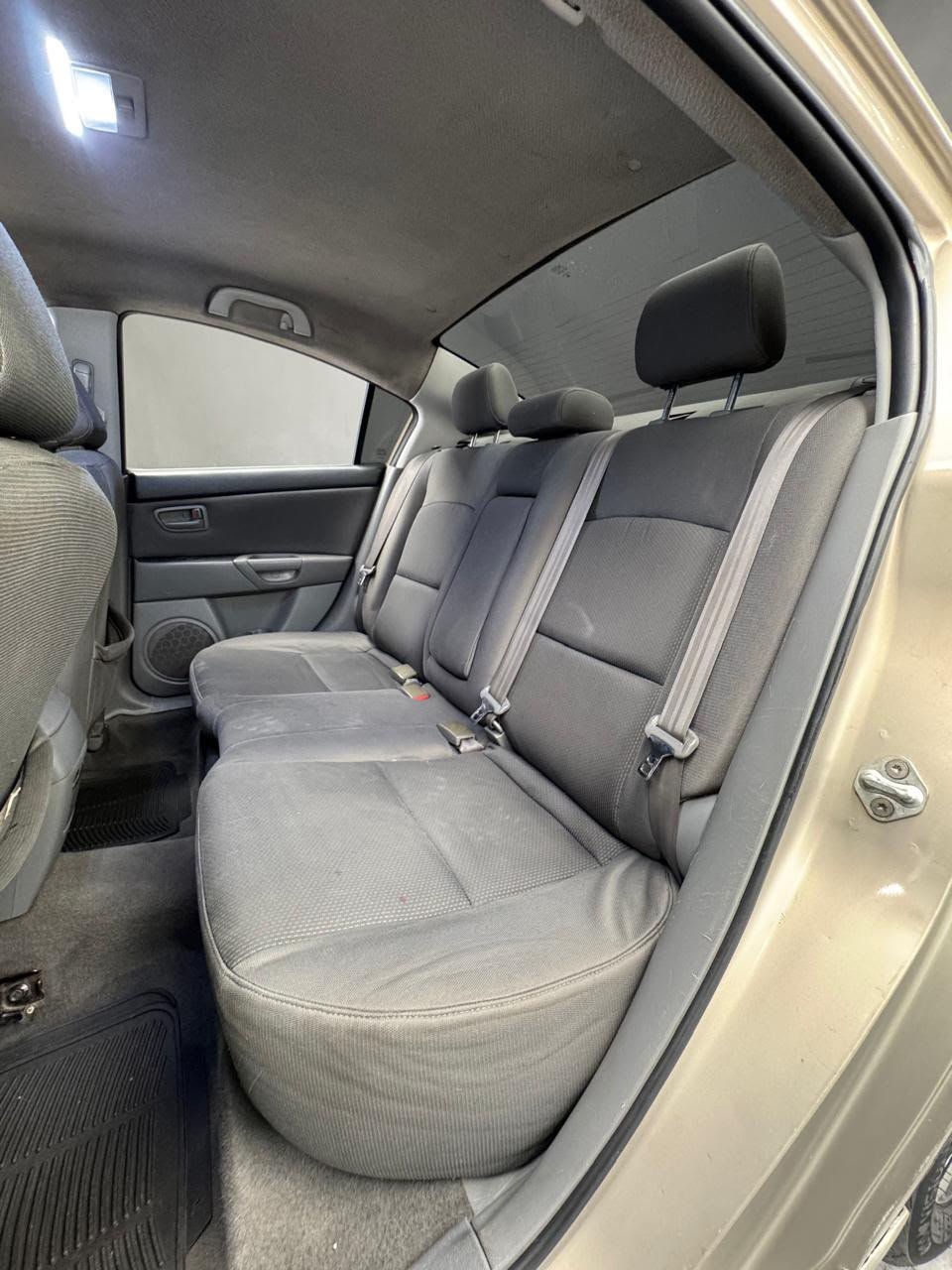 MAZDA 3 SEDÁN 1.6 2008