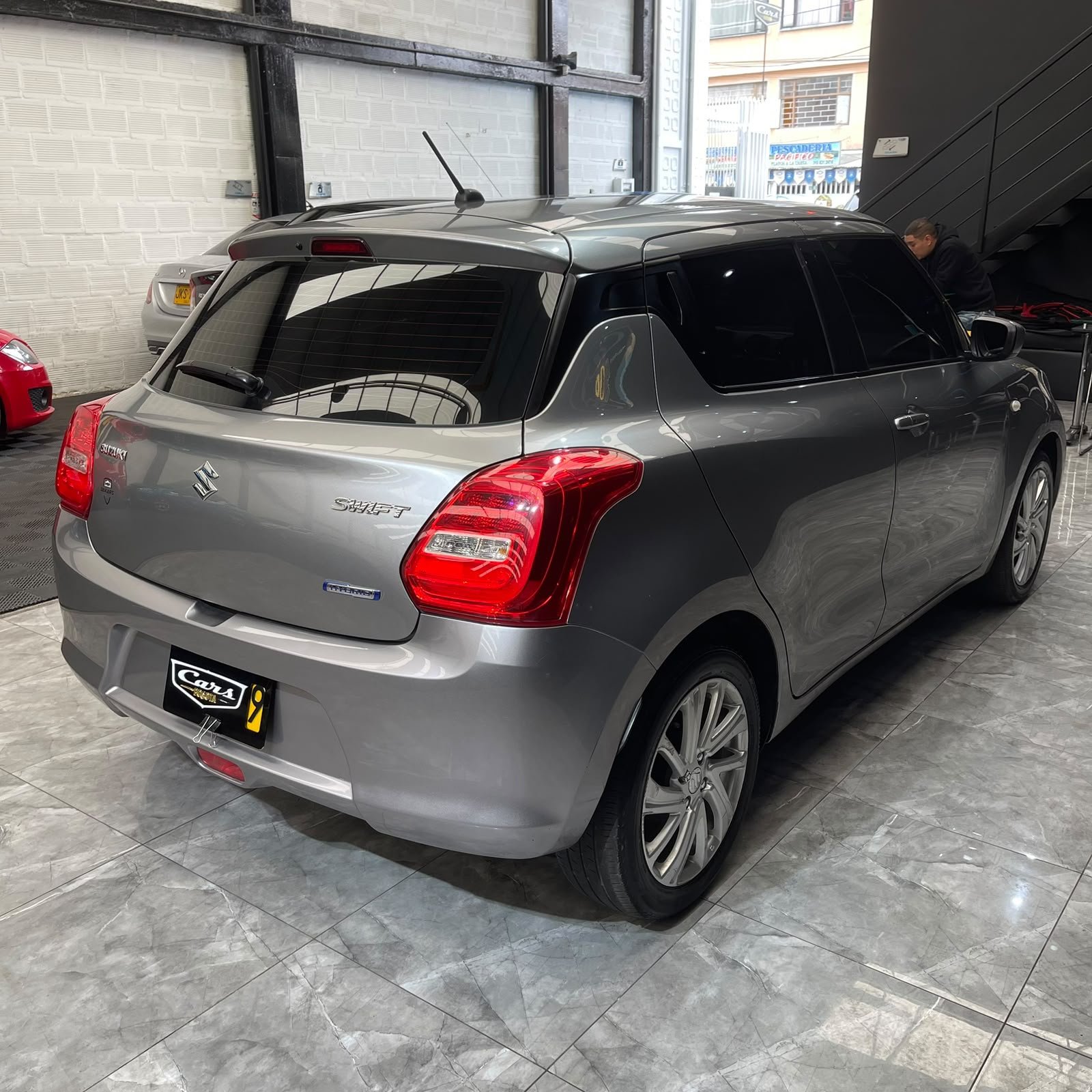 SUZUKI SWIFT HÍBRIDO 2023