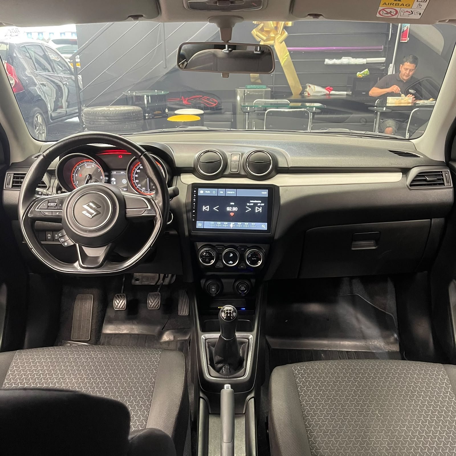 SUZUKI SWIFT HÍBRIDO 2023