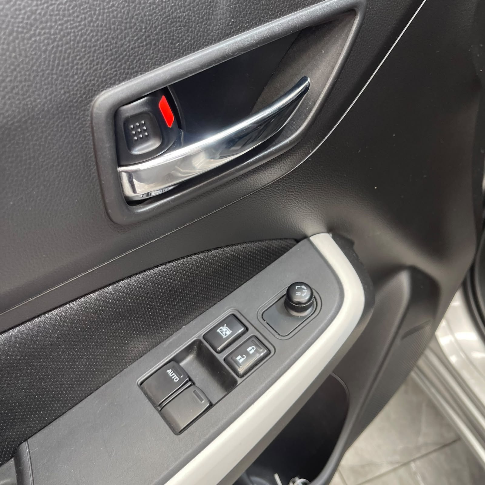 SUZUKI SWIFT HÍBRIDO 2023