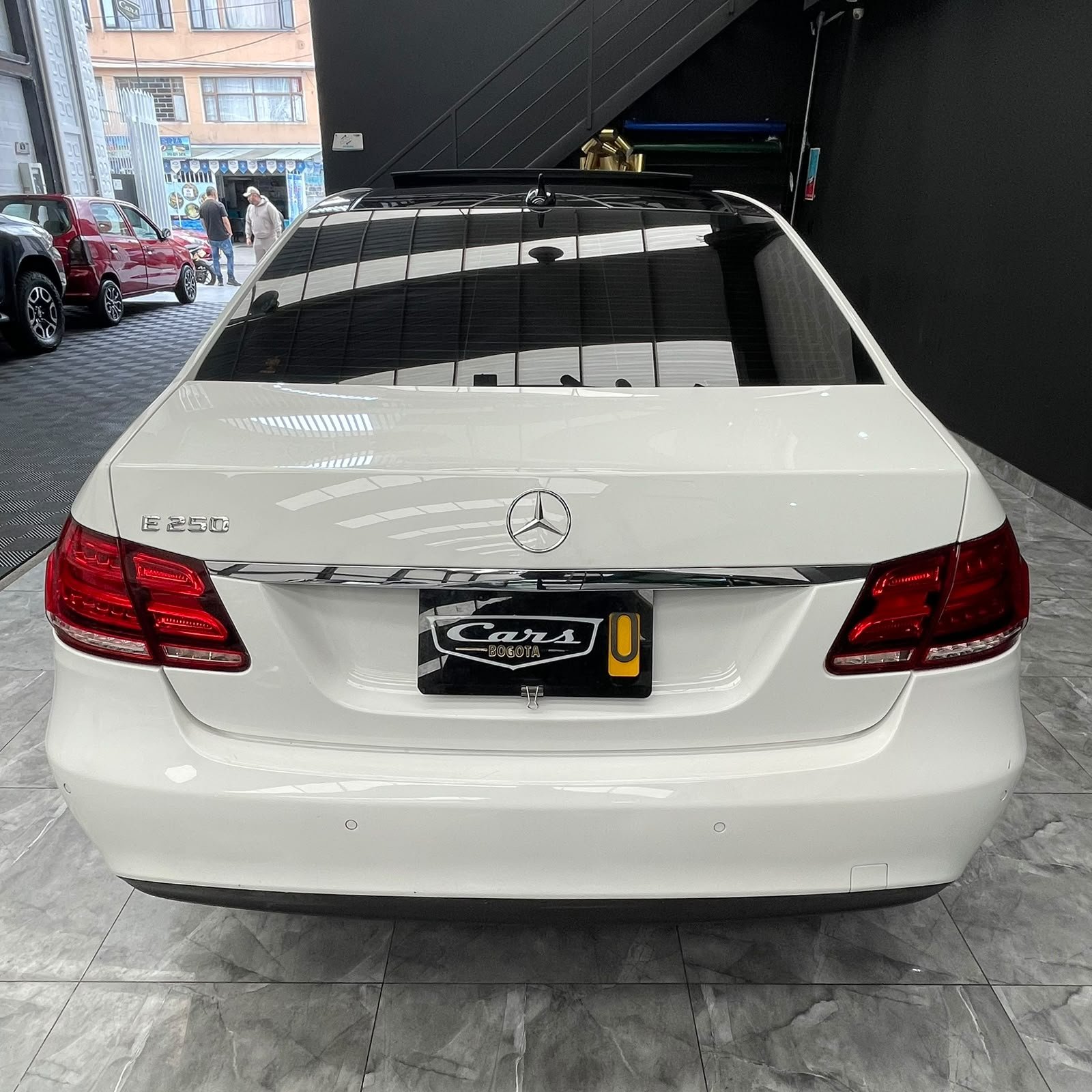 MERCEDES-BENZ E 250 CGI 2015