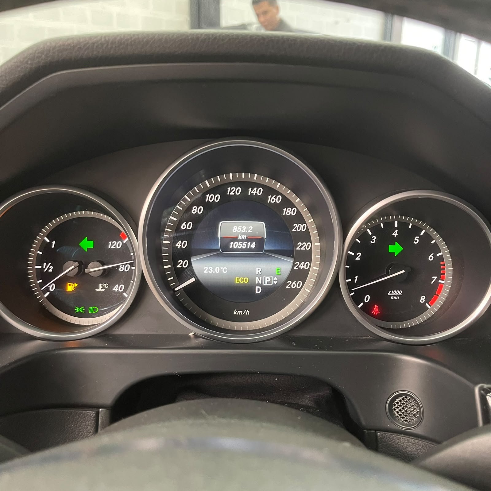 MERCEDES-BENZ E 250 CGI 2015