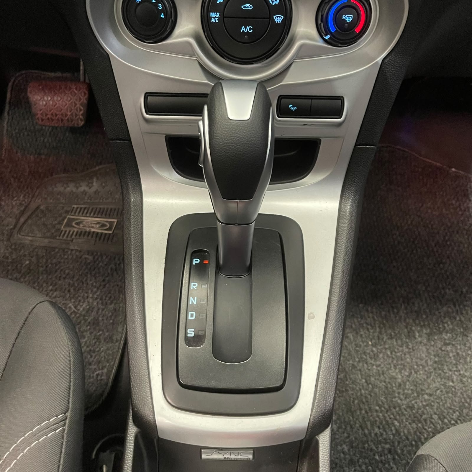 FORD FIESTA SE SEDÁN 2014