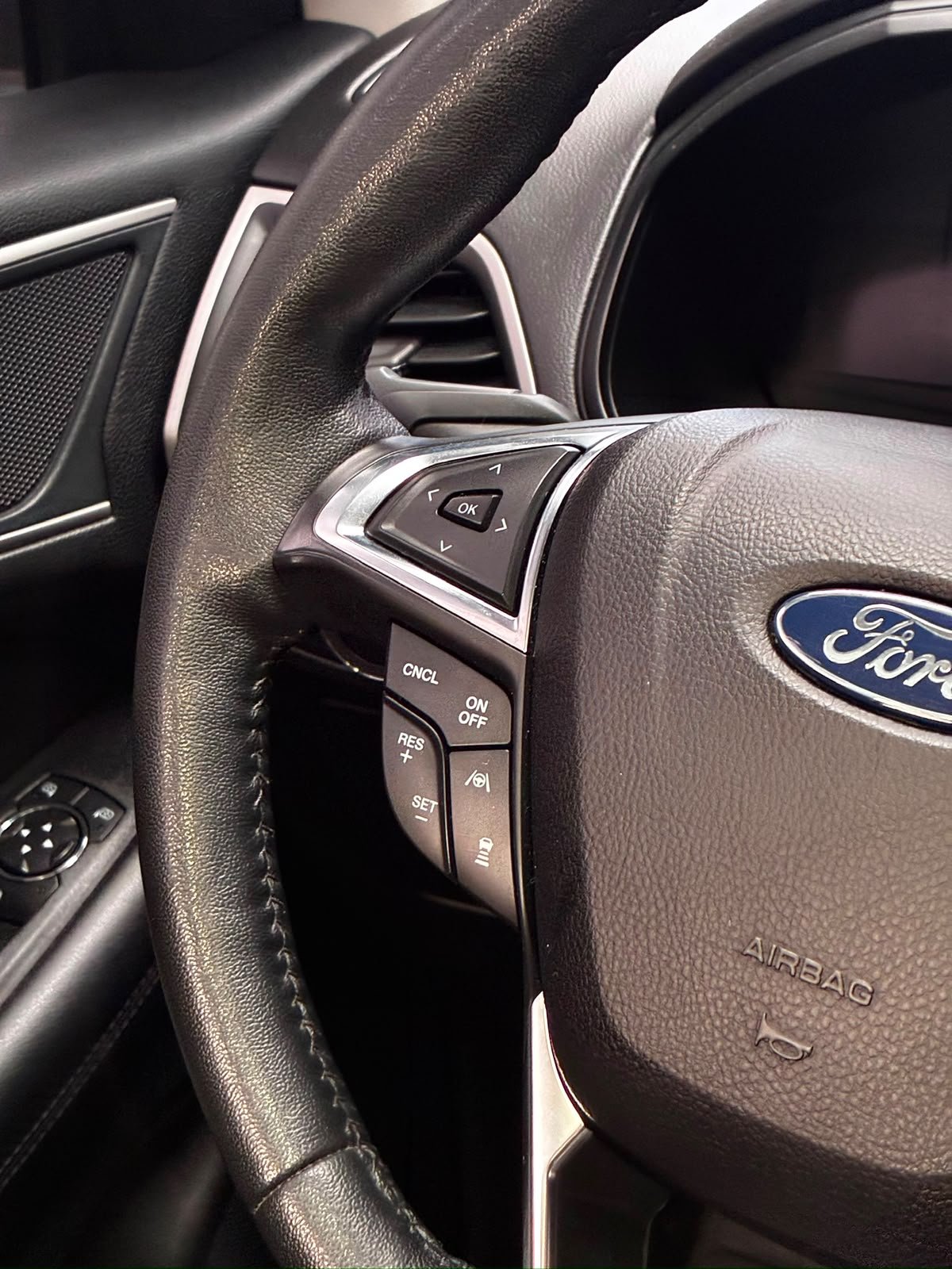 FORD EDGE SEL 2022