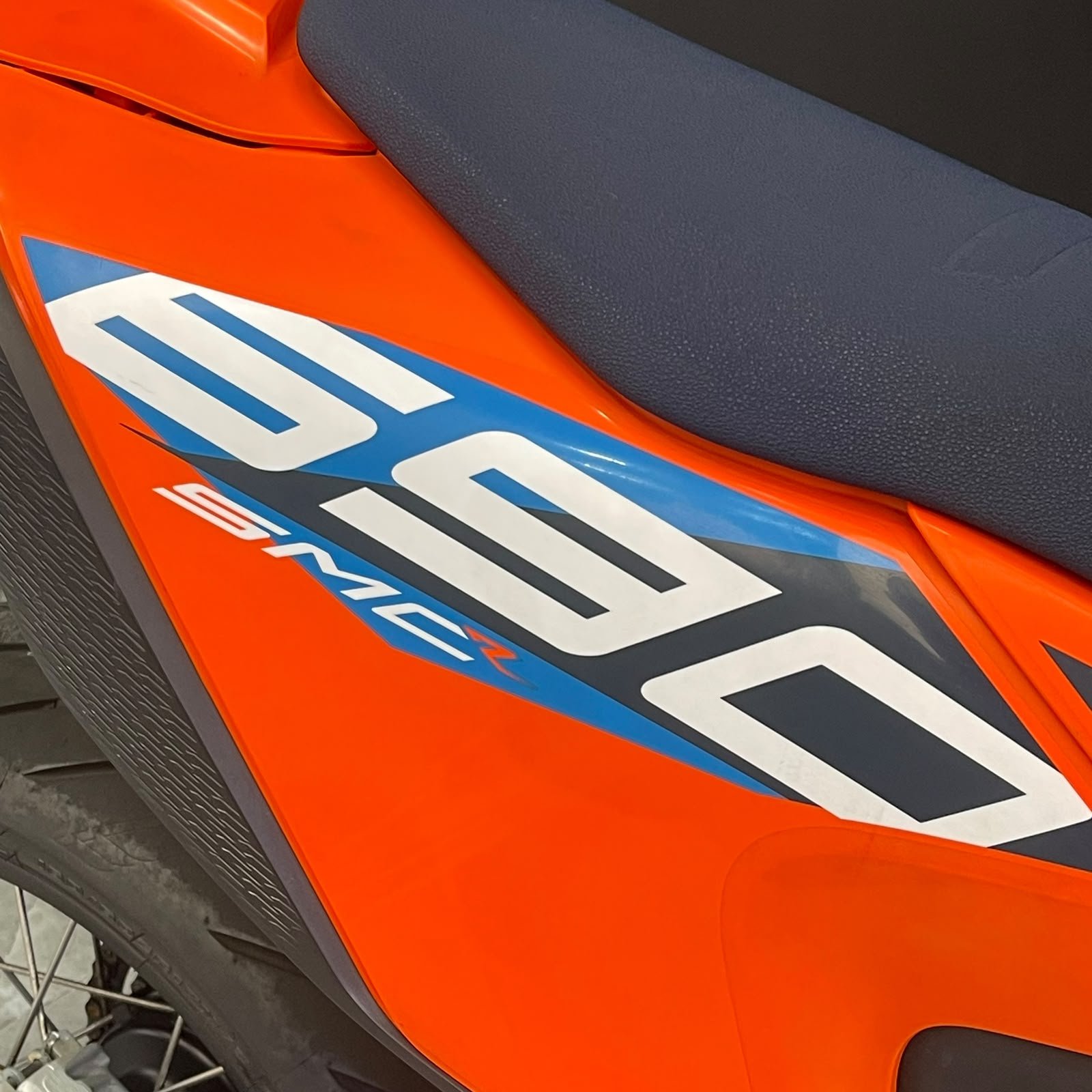 MAZDA KTM 690 SMC R 2023