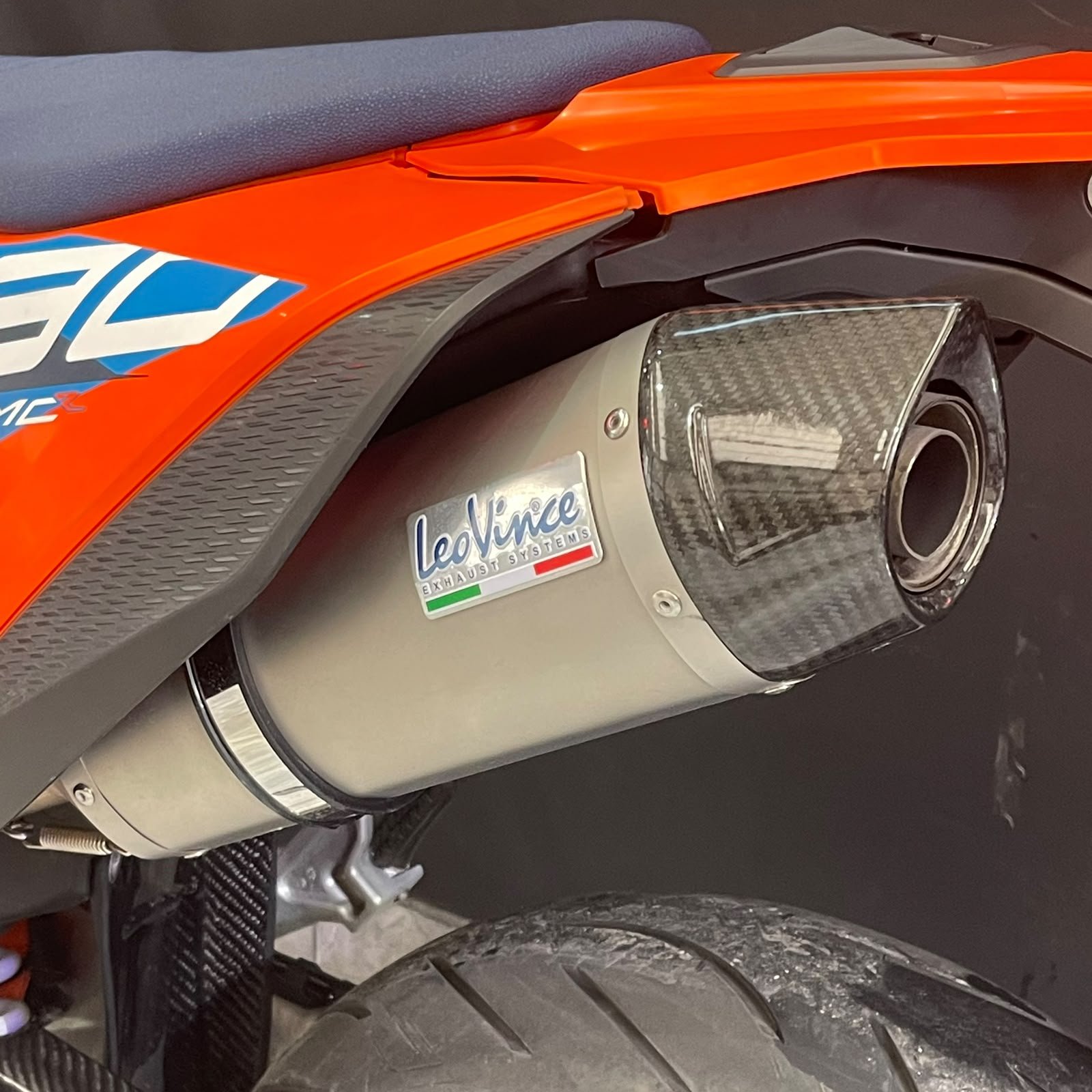 MAZDA KTM 690 SMC R 2023