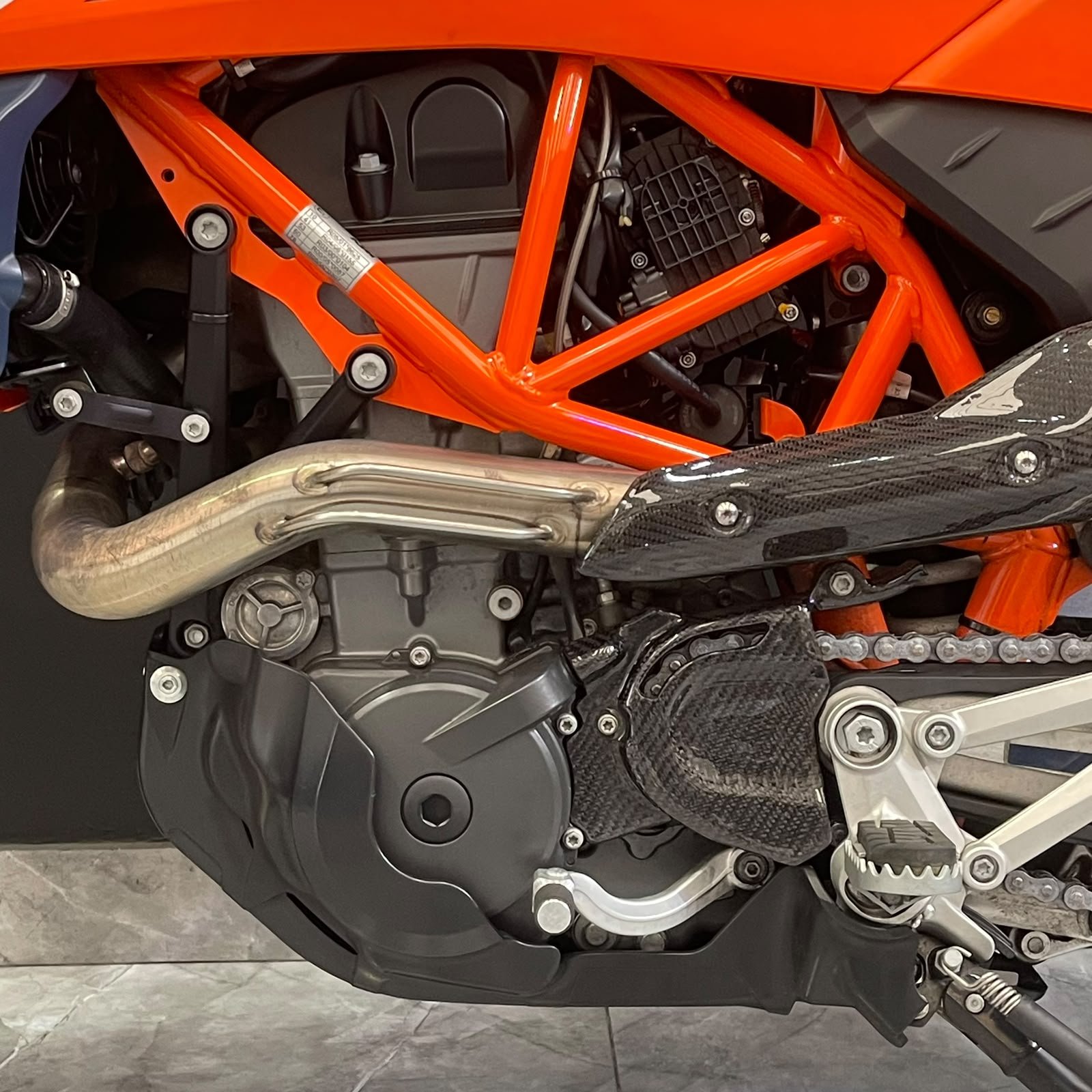 MAZDA KTM 690 SMC R 2023