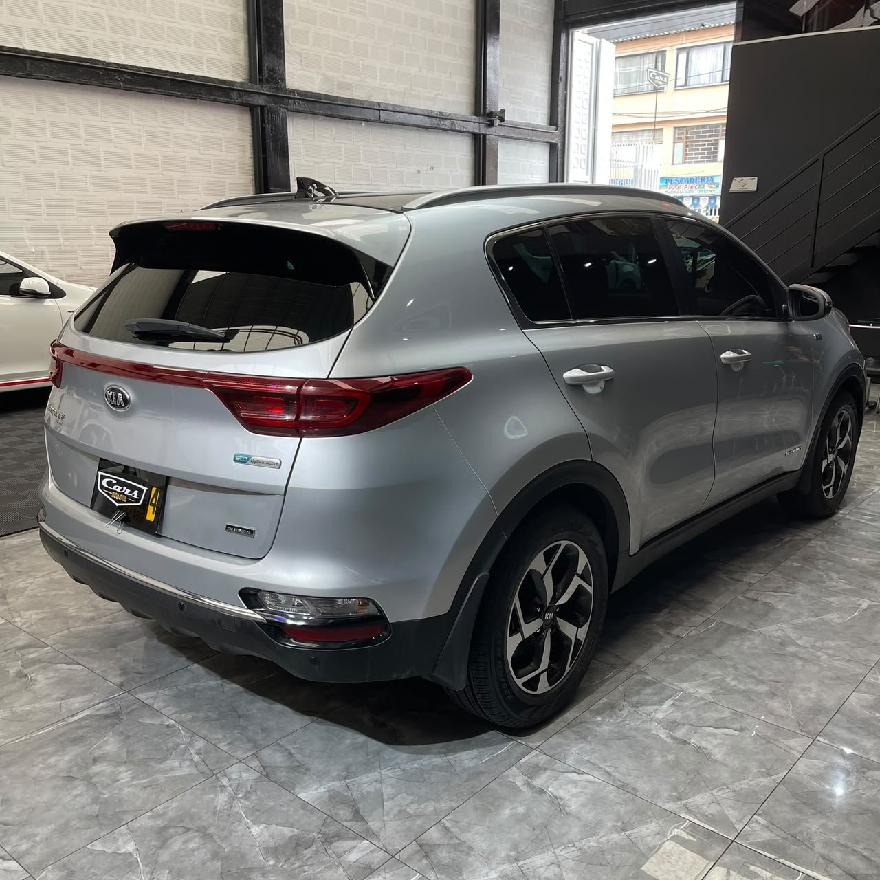 KIA SPORTAGE VIBRANT DIÉSEL HÍBRIDA 4X4 2021